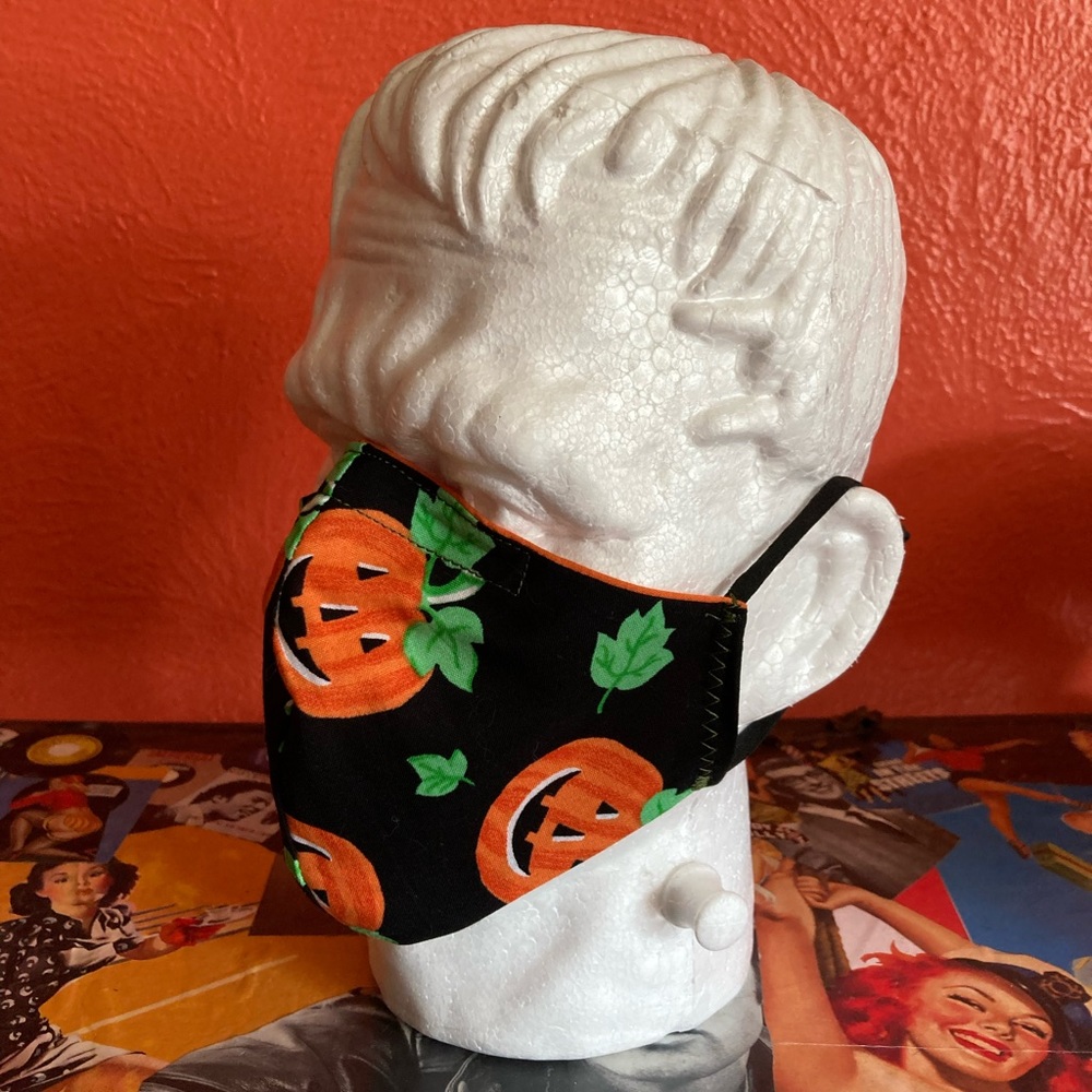 🎃Halloween Mask w/nose wire adjustable ear loops
